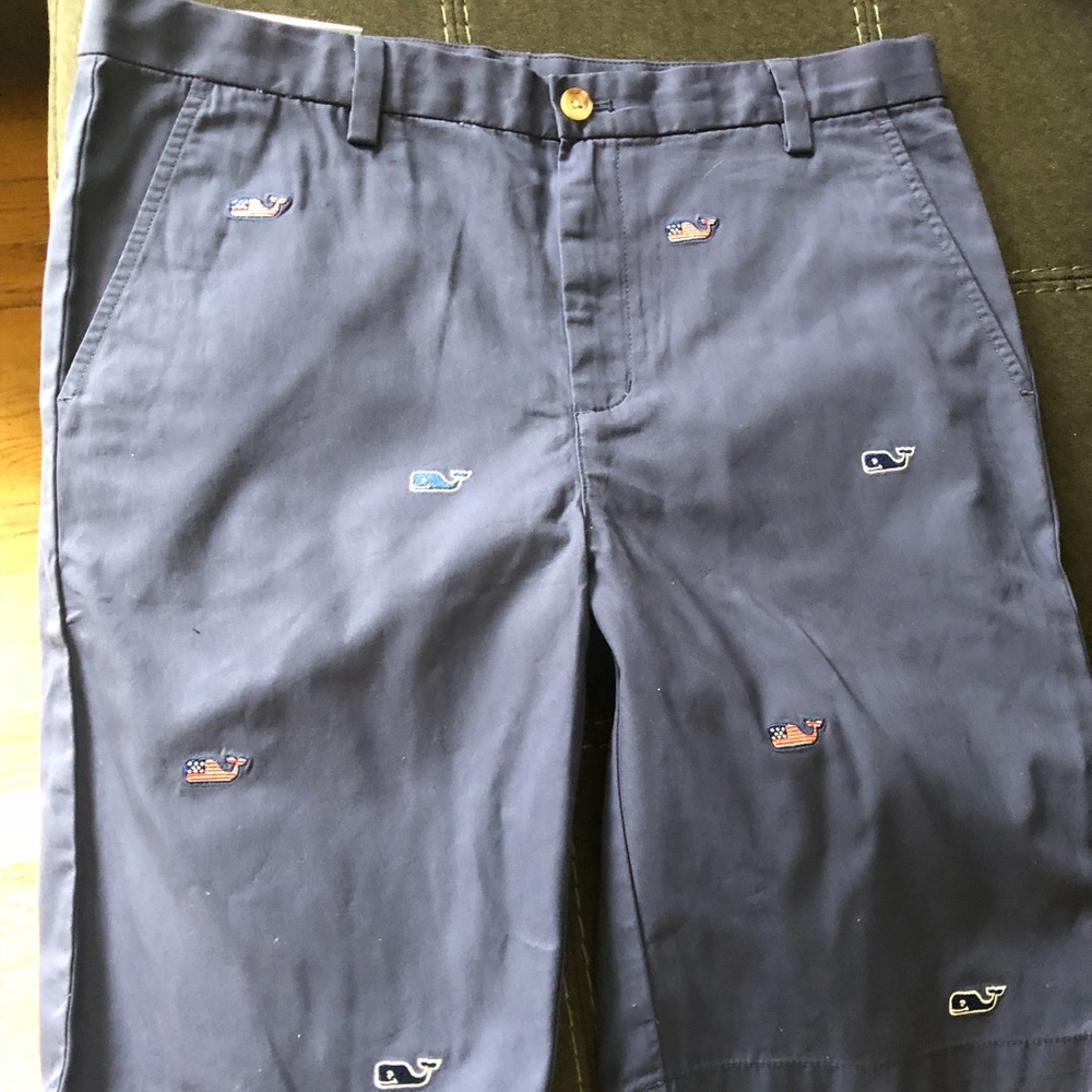 Vineyard Vines embroidered whale breaker shorts